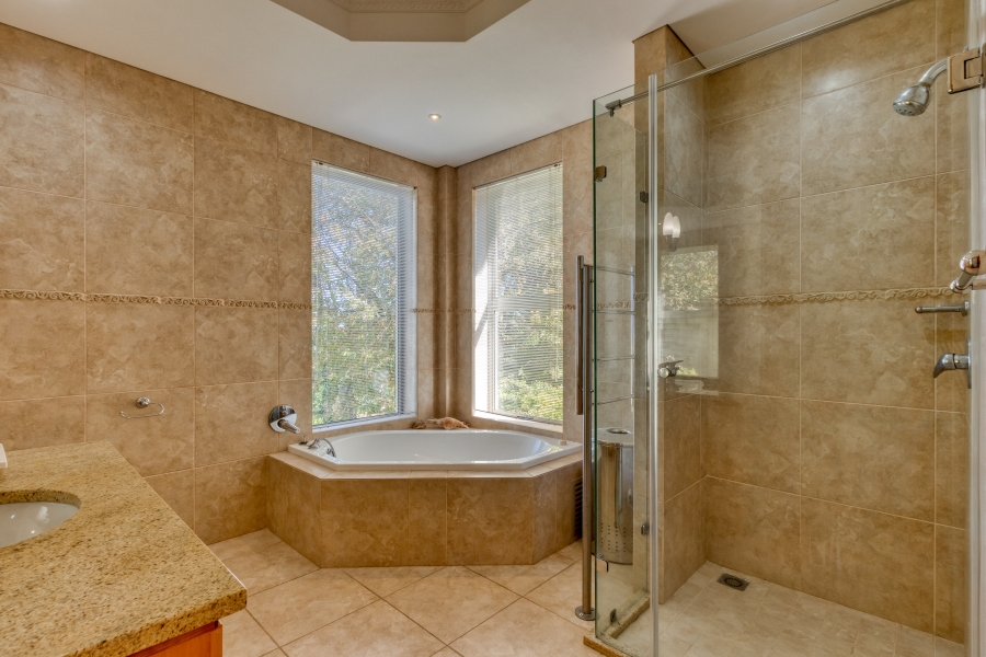 5 Bedroom Property for Sale in Erinvale Golf Estate Western Cape
